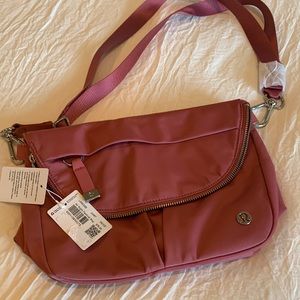 Lulu lemon all night festival bag